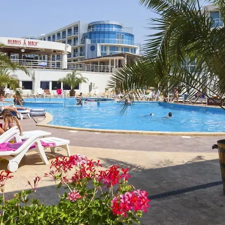 Apartment With Pool In Atlantis *