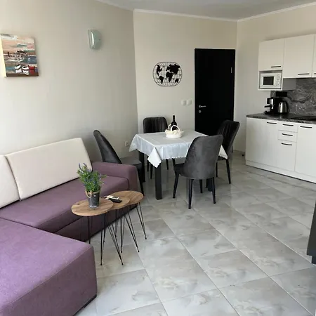 Apartment With Pool In Atlantis