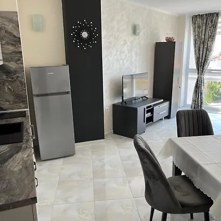 With Pool In Atlantis Apartment Burgas City