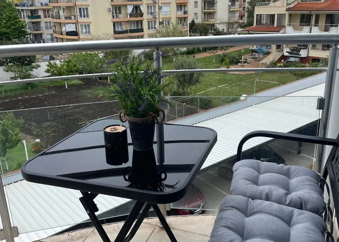 With Pool In Atlantis بورغاس